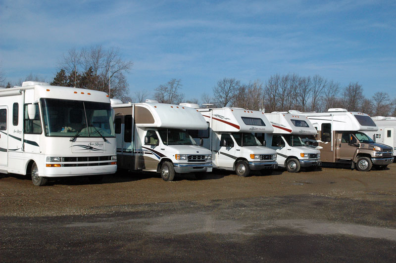 rvs in a row on a sales lot