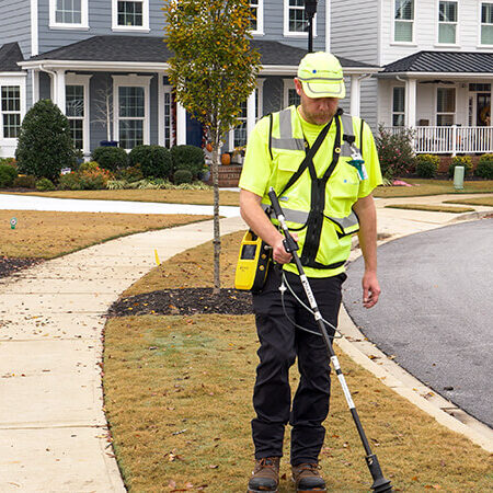 southern cross technicain scanning for gas leaks